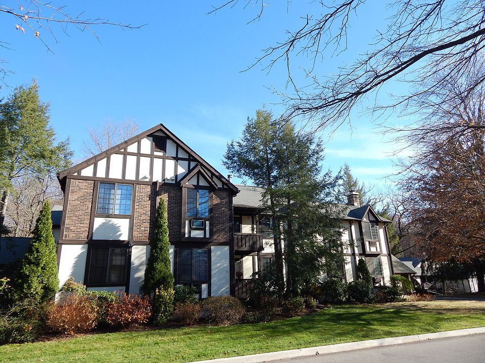 2nd image of 28-6 Foxwood Dr