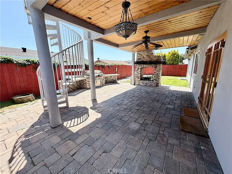 9272 Sunridge Dr — Photo 17