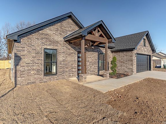 2nd image of 217 Woodland Trl