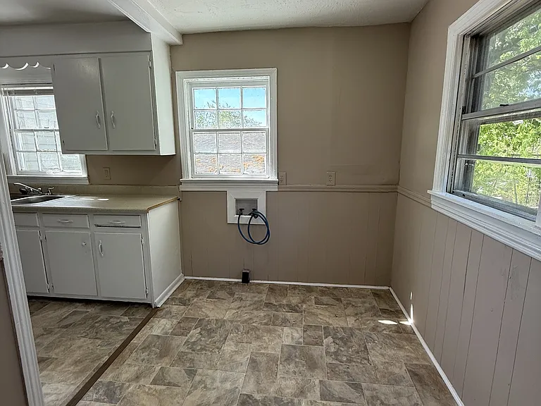 4716 Court M — Photo 5