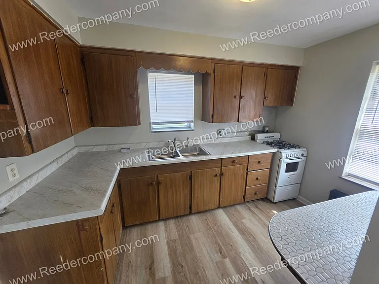 1102 Beacon Street — Photo 4