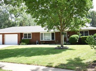 1866 Robert Ct, Aurora, IL 60506