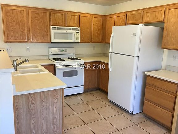 4th image of 9911 Star Lake Ave #0