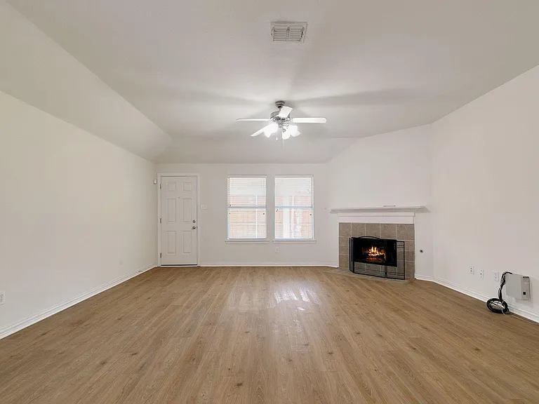 8306 Nicholson Dr — Photo 5