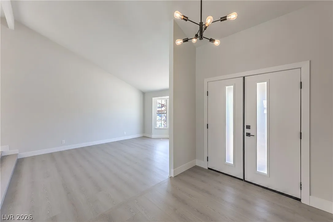 4 bed, 3.0 bath, 2432 sqft, $3,950 — Photo 3