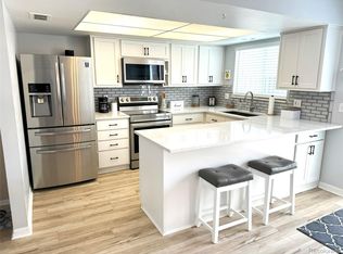520 S Xenon Ct, Lakewood, CO 80228