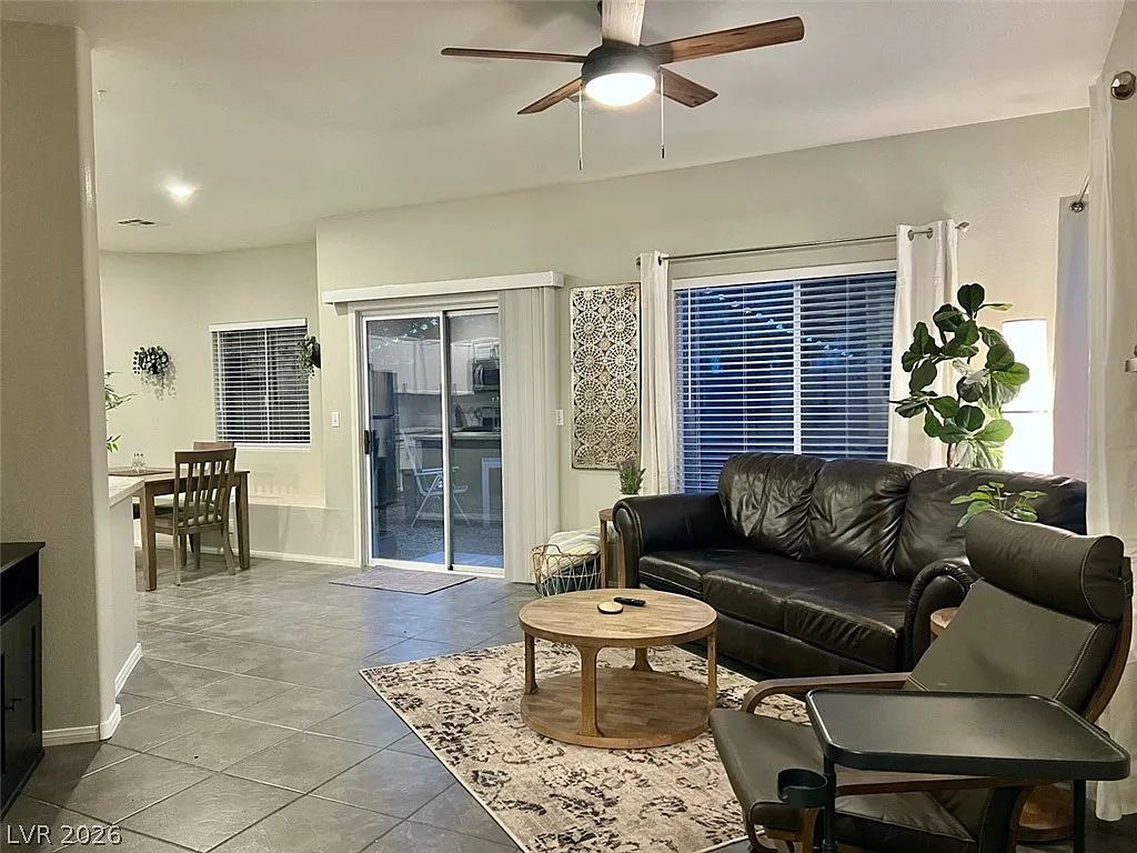 3 bed, 2.5 bath, 1769 sqft, $5,100 — Photo 2