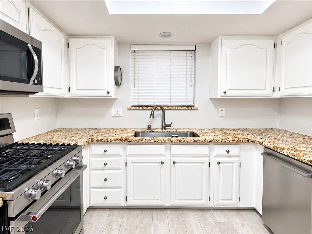 2 bed, 1208 sqft, $1,795 — Photo 4