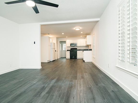 5th image of 305 College St