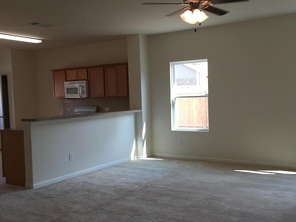 2nd image of 140 Kemah Dr