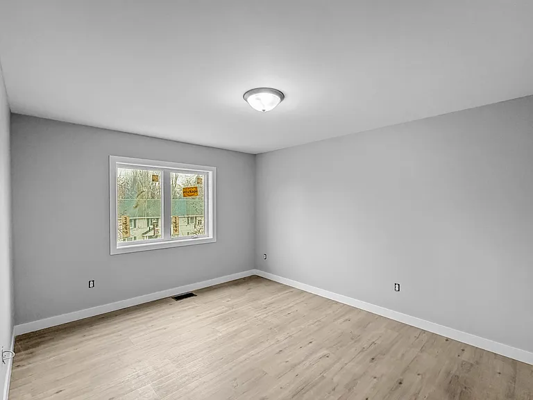 508 Cambridge St — Photo 19