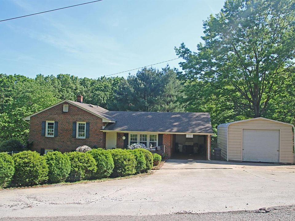 1st image of 202 Chinook Dr