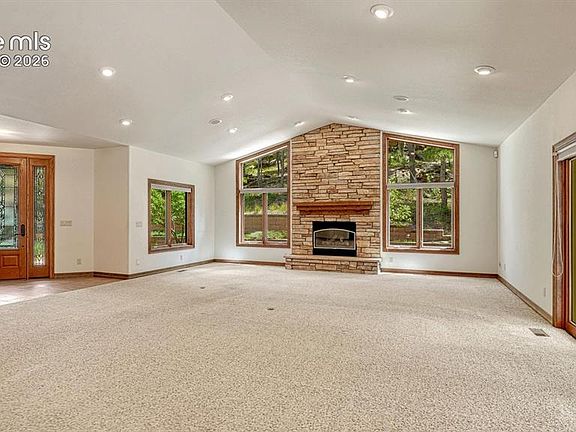 4th image of 265 Hidden Valley Rd