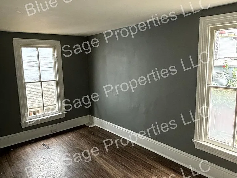 351 Union Aly — Photo 5