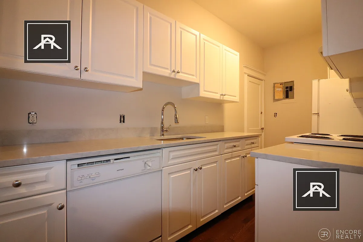 Building Photo - 13 Stearns Rd #6