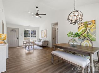 1420 Eagles Landing Dr, Charlotte, NC 28214