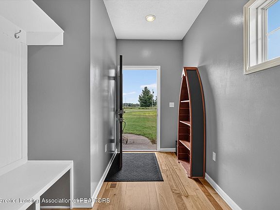 4th image of 2929 Woods Rd