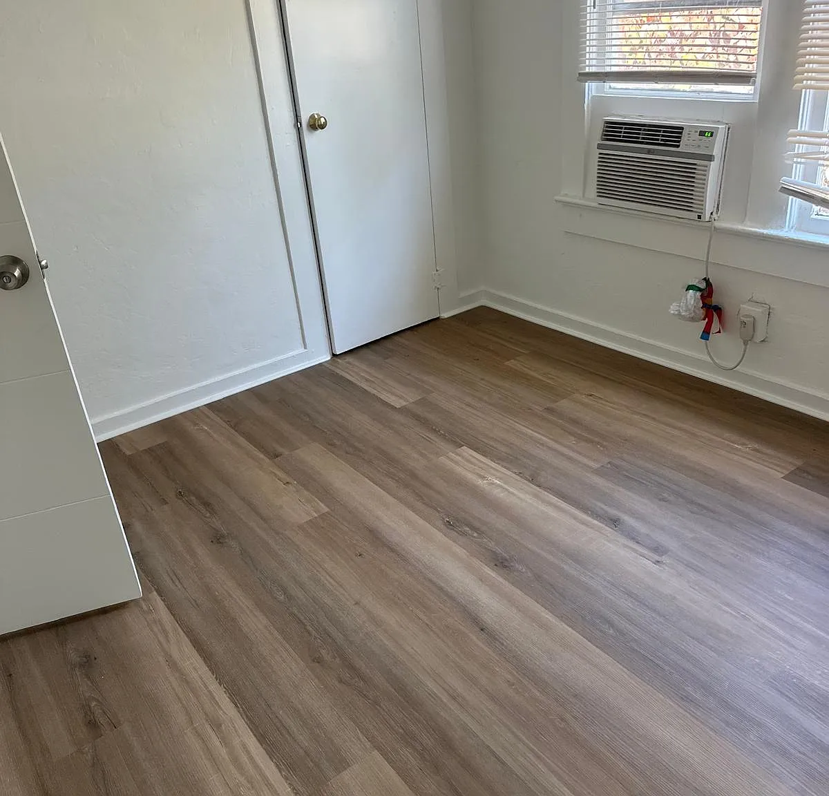 66 - 3859 Washington Ave. - Unit 1 — Photo 2