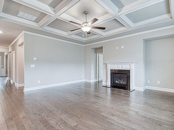 5th image of 4518 Silver Oak Dr