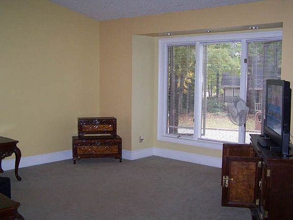 3rd image of 3224 Lindas Cir SE