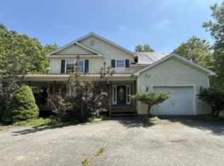 1254 Glade Dr, Long Pond, PA 18334