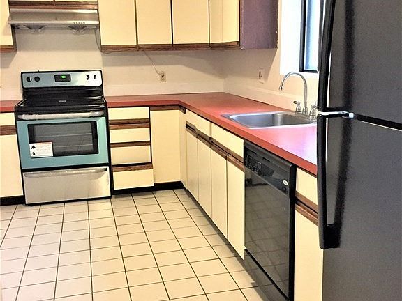 3rd image of 292 Salem St APT 101