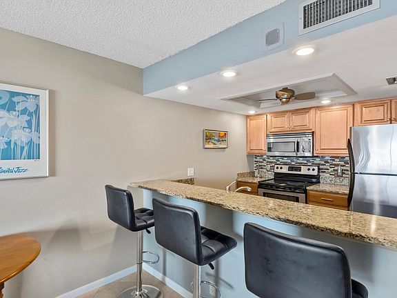 3rd image of 2875 Palm Beach Blvd #102
