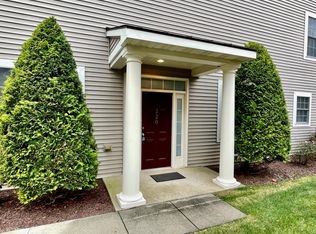 220 Springmont Dr, Wyomissing, PA 19610