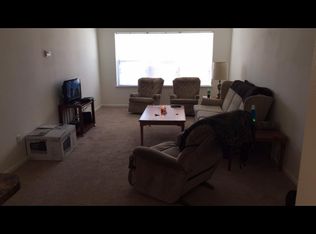 9214 Town Walk Dr, Hamden, CT 06518