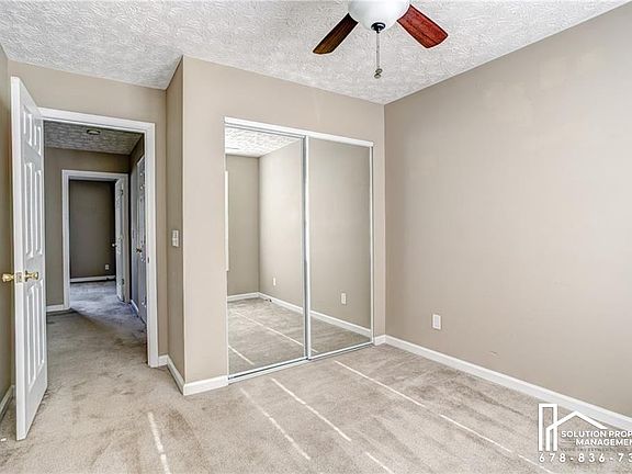 4th image of 709 Bedford Ct