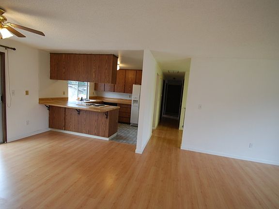 5th image of 18621 9th Avenue Ct E