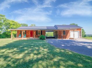 2877 Old Clarksville Spgfld Rd, Adams, TN 37010