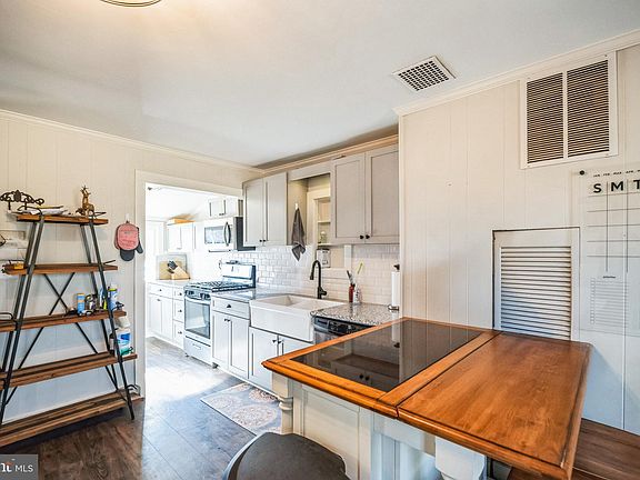 4th image of 10608 Schaeffer Ln