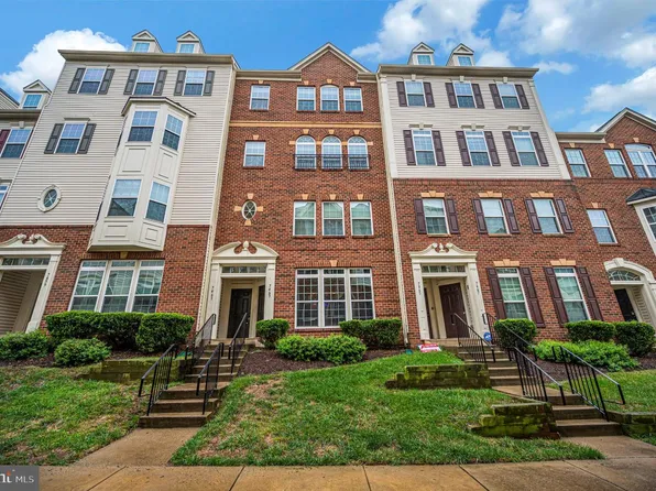 7461 Brunson Cir, Gainesville, VA 20155