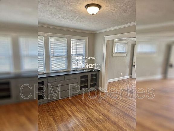 3rd image of 829 N Linwood Ave