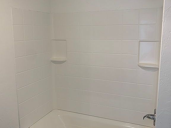 4th image of 412 E 13th Ave