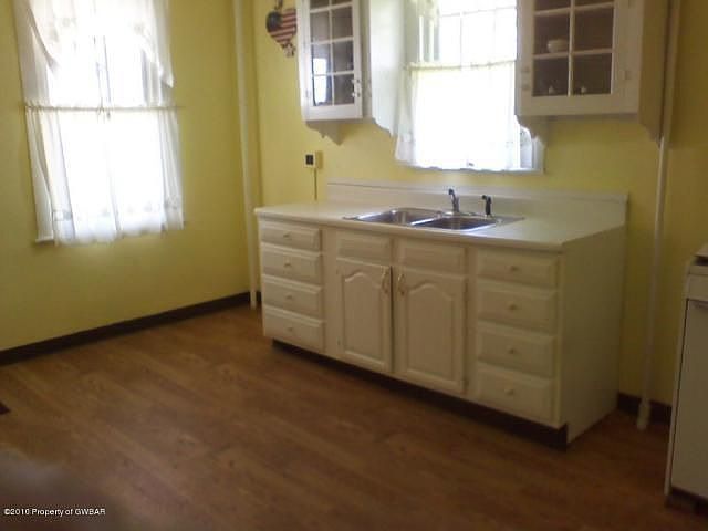 2nd image of 487 E Northampton St
