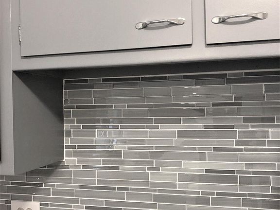 3rd image of 5746 N Maplewood Ave #3