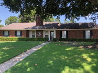 1142 Oxford Pl, Greenville, MS 38701