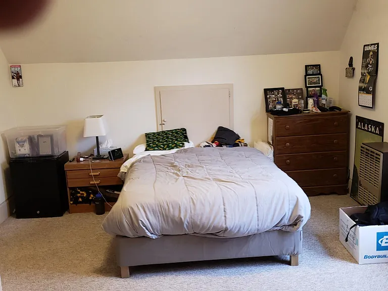 3rd floor NW Bedroom