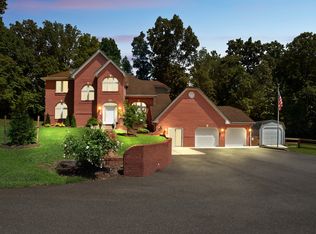 1202 Piney Breeze Ln, Westminster, MD 21157