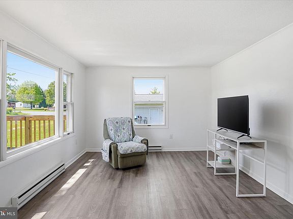 4th image of 202 Jasmine Ln