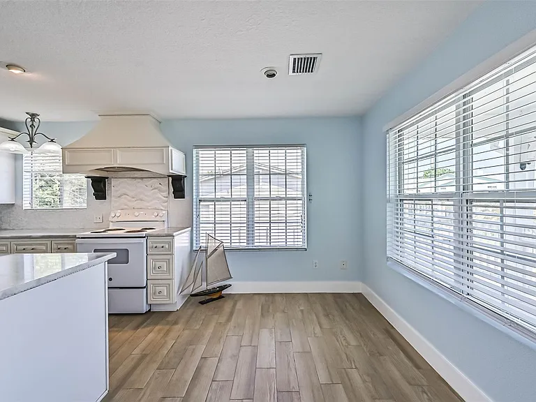 1578 Railroad Ave — Photo 13