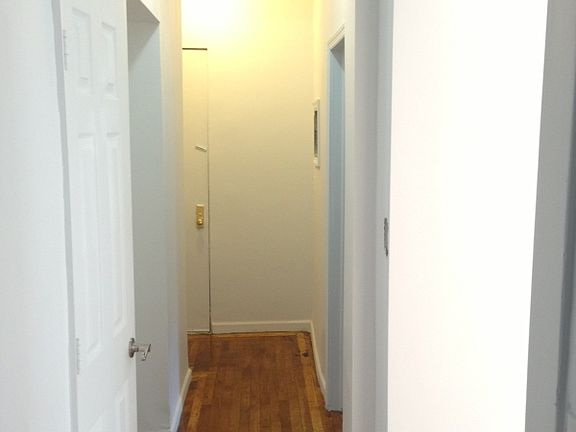3rd image of 17 E 17th St APT 2a