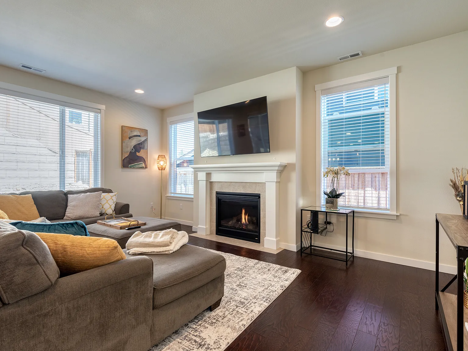 5 bed, 2990 sqft, $6,250 — Photo 4
