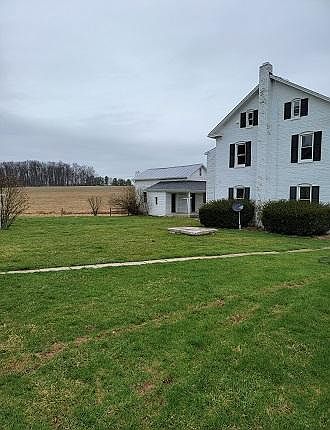 2nd image of 1100 Line Rd
