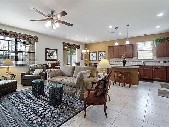 3rd image of 2753 Sherman Oak Dr