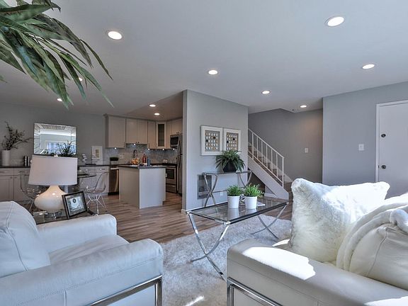 4th image of 320 Auburn Way APT 15