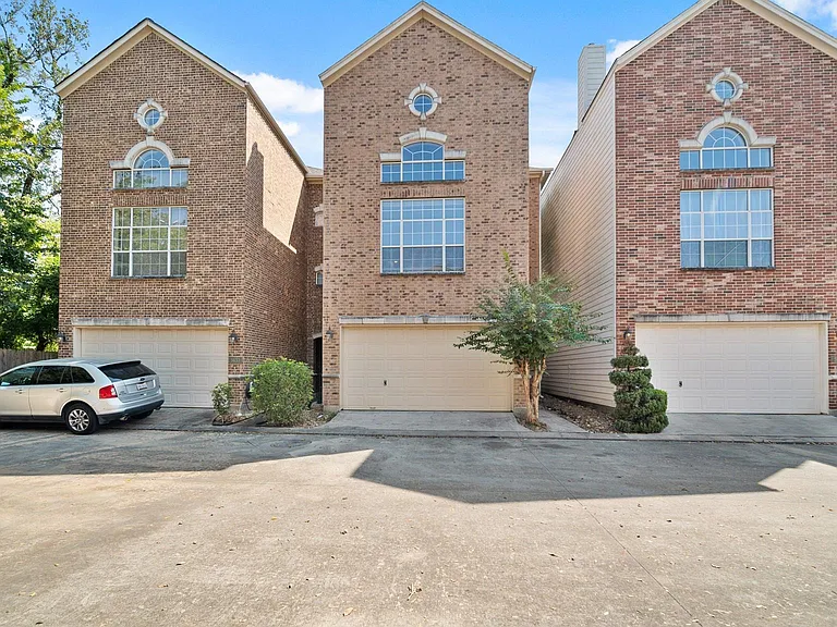5637 Oasis Palm — Photo 1