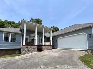 207 Park Shores Cir, Moneta, VA 24121